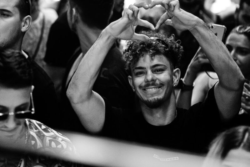 Lo que nadie te dice sobre salir de fiesta en verano en Barcelona